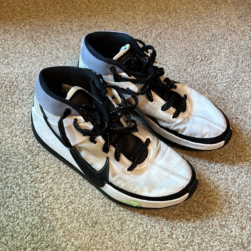 KD Nike Men’s Basketball Shoes Size 11.5